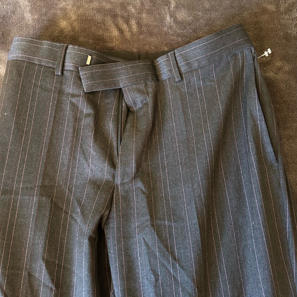 Hugo Boss Black and Pink Suit - Picture 10 of 11